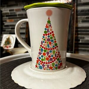 Festive Christmas Tree Mug with Green Lid